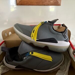 SOLD*** Nike Joyride Grey Slip-On Sneakers